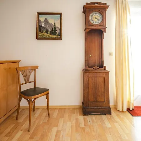 Elegant And Fully Equipped In Apartment