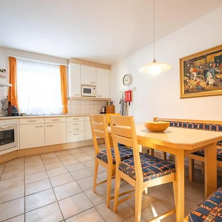 Elegant And Fully Equipped In