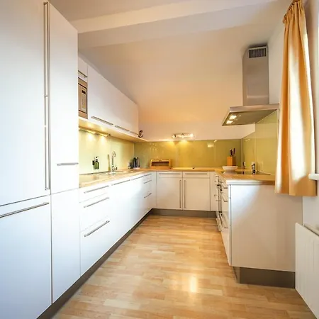 Apartment Elegant And Fully Equipped In