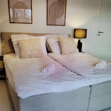 Apartment Elegant And Fully Equipped In